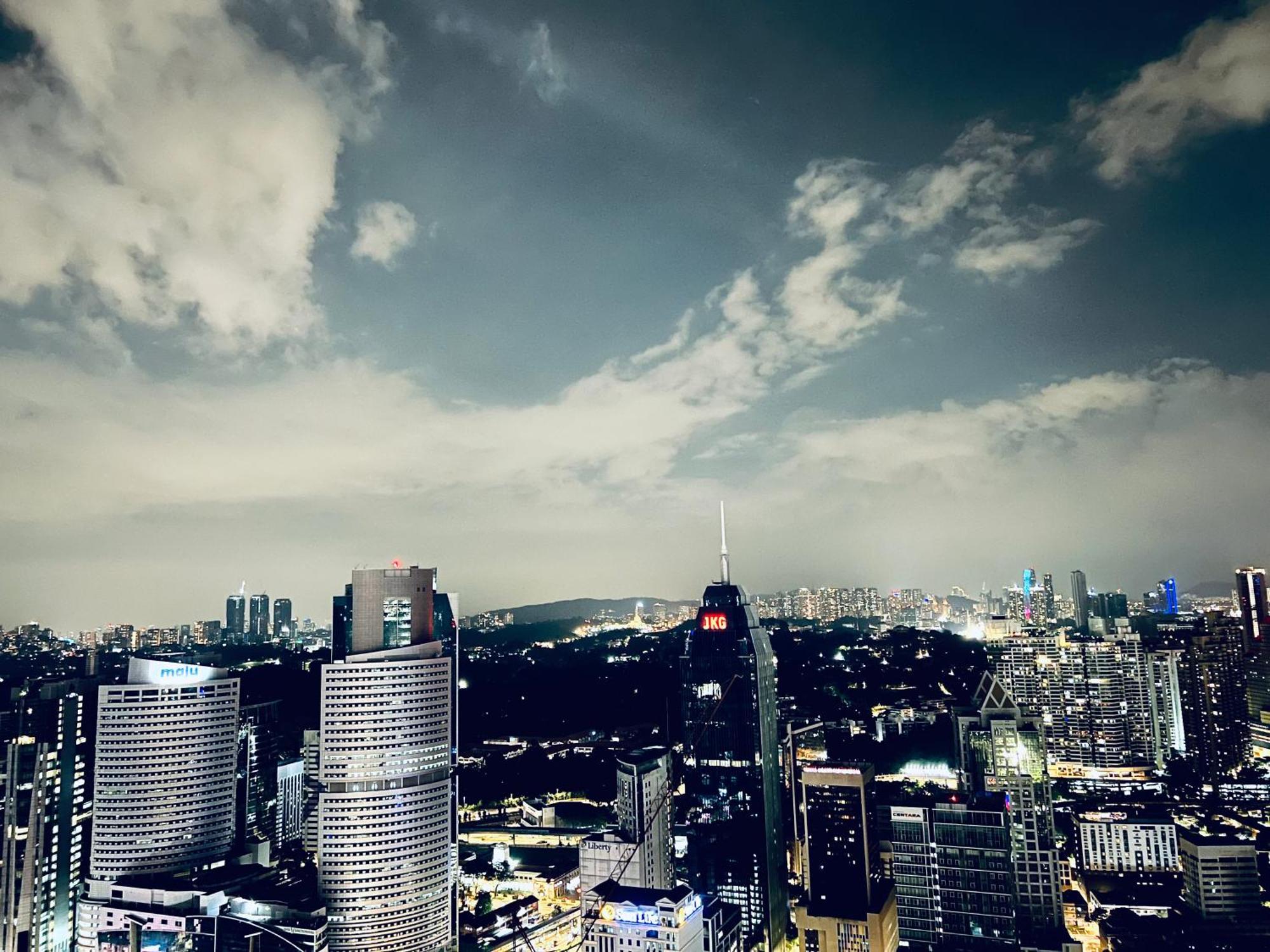 The Infinitum Kualalumpur Skypool Hotel Куала Лумпур Екстериор снимка